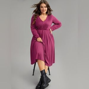 🌸. #70-93. NWT BloomChic Purple Solid Pleated V Neck Elastic Waist Dress